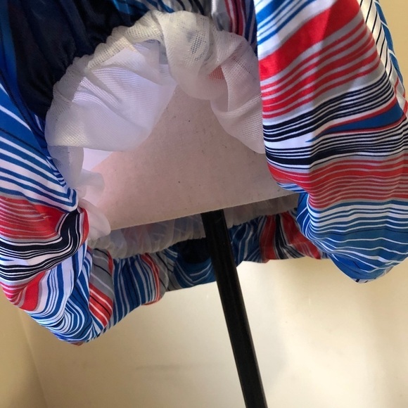 Love & Love Billowy Top - Picture 6 of 9